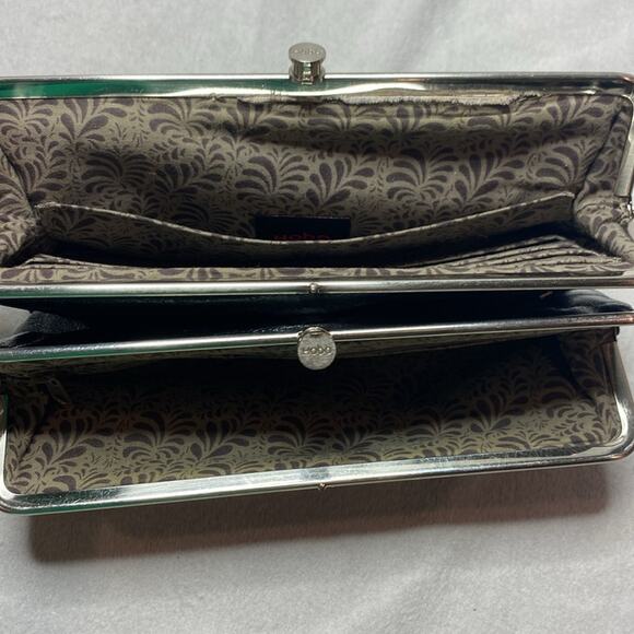 HOBO black leather wallet with silver hardware - Picture 5 of 7